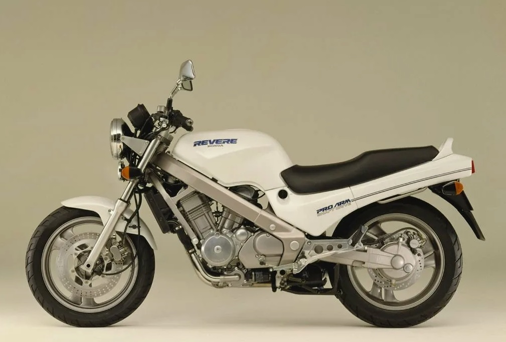 Обслуживание Honda NTV650 Revere